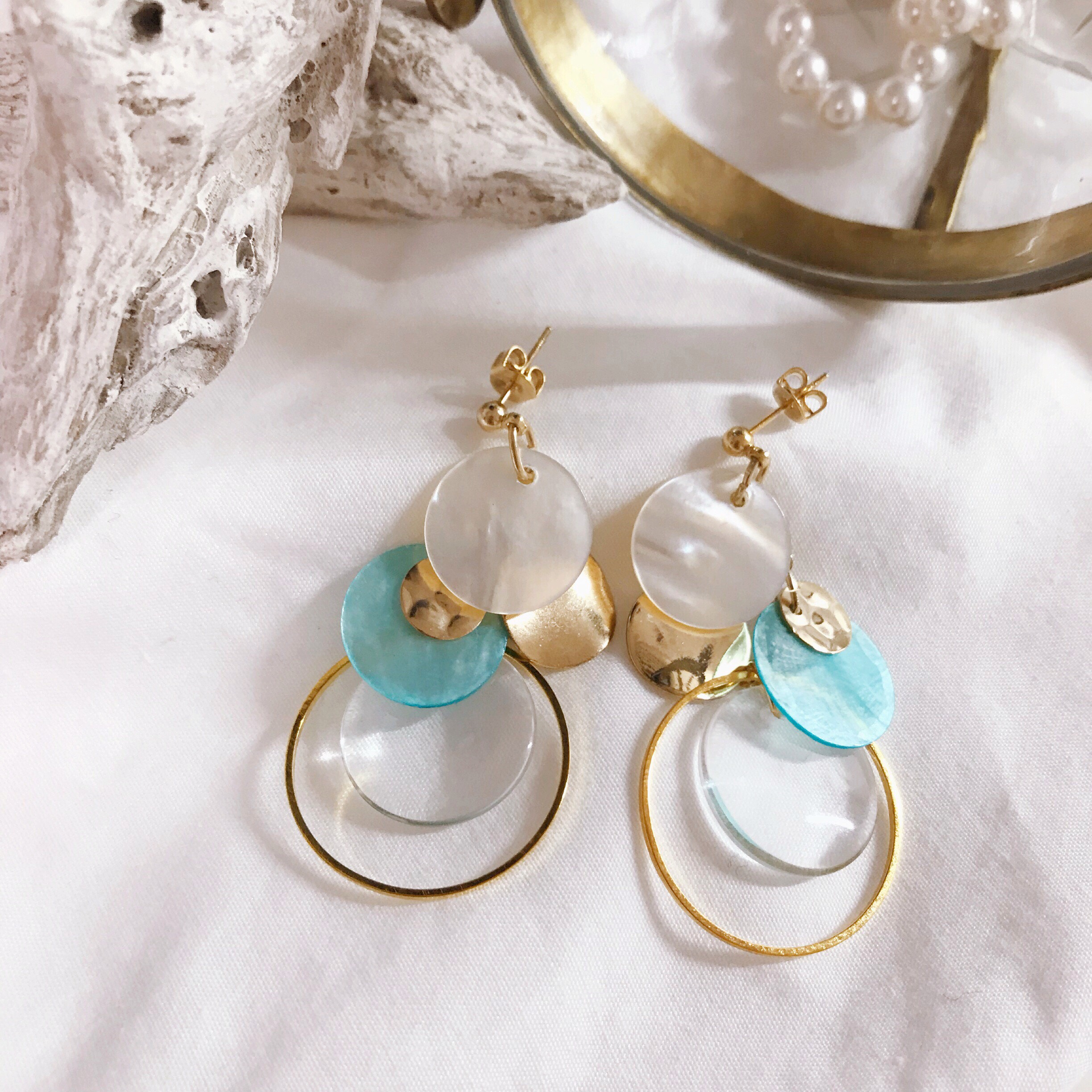 shell × circle ピアス(イヤリング)* ピアス（フック・チェーン） coco ...