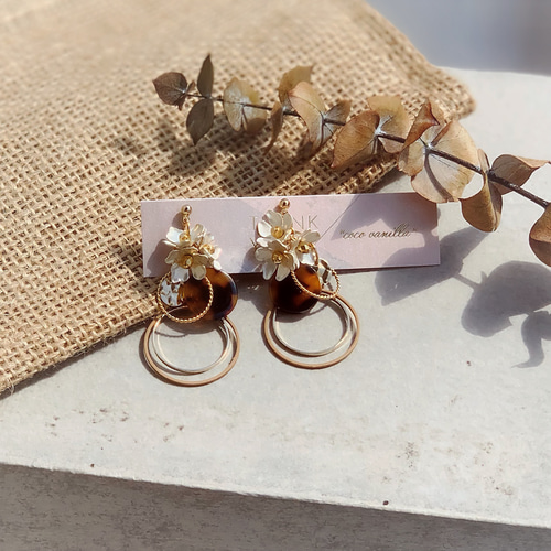 coco vanilla* 白銀flower × べっ甲 ピアス(イヤリング)* ピアス