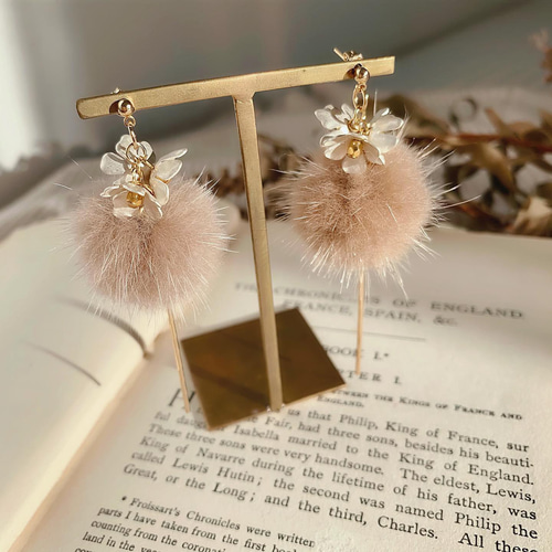 白銀flower × ミンクファーピアス(イヤリング)* ピアス（その他） coco 