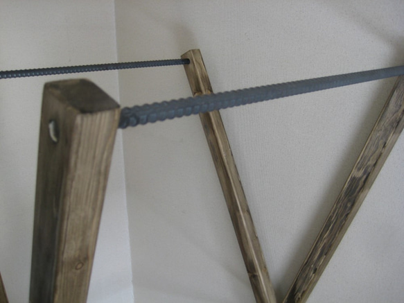 木と鉄筋の折りたたみハンガーラック　ウォルナット　受注制作 4枚目の画像