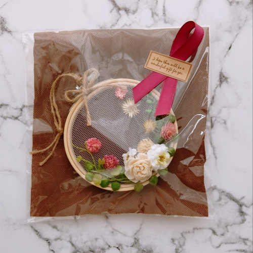 ミニリース.。oOレースのリース　刺繍枠のリース エクリュ紅茶染めレース ミニリース.。oOレースのリース 刺繍枠のリース エクリュ紅茶染め