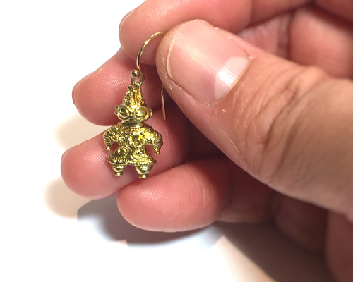 遮光器土偶のピアス ピアス（フック・チェーン） hedera-hue