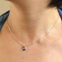 silver initial necklace 4枚目の画像