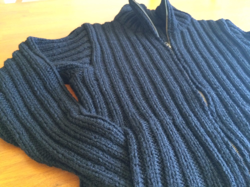 ネイビー リブ編み セーター ポケット付き、袖ワッペン ポケット付き、袖ワッペン セーター ネイビー リブ編み