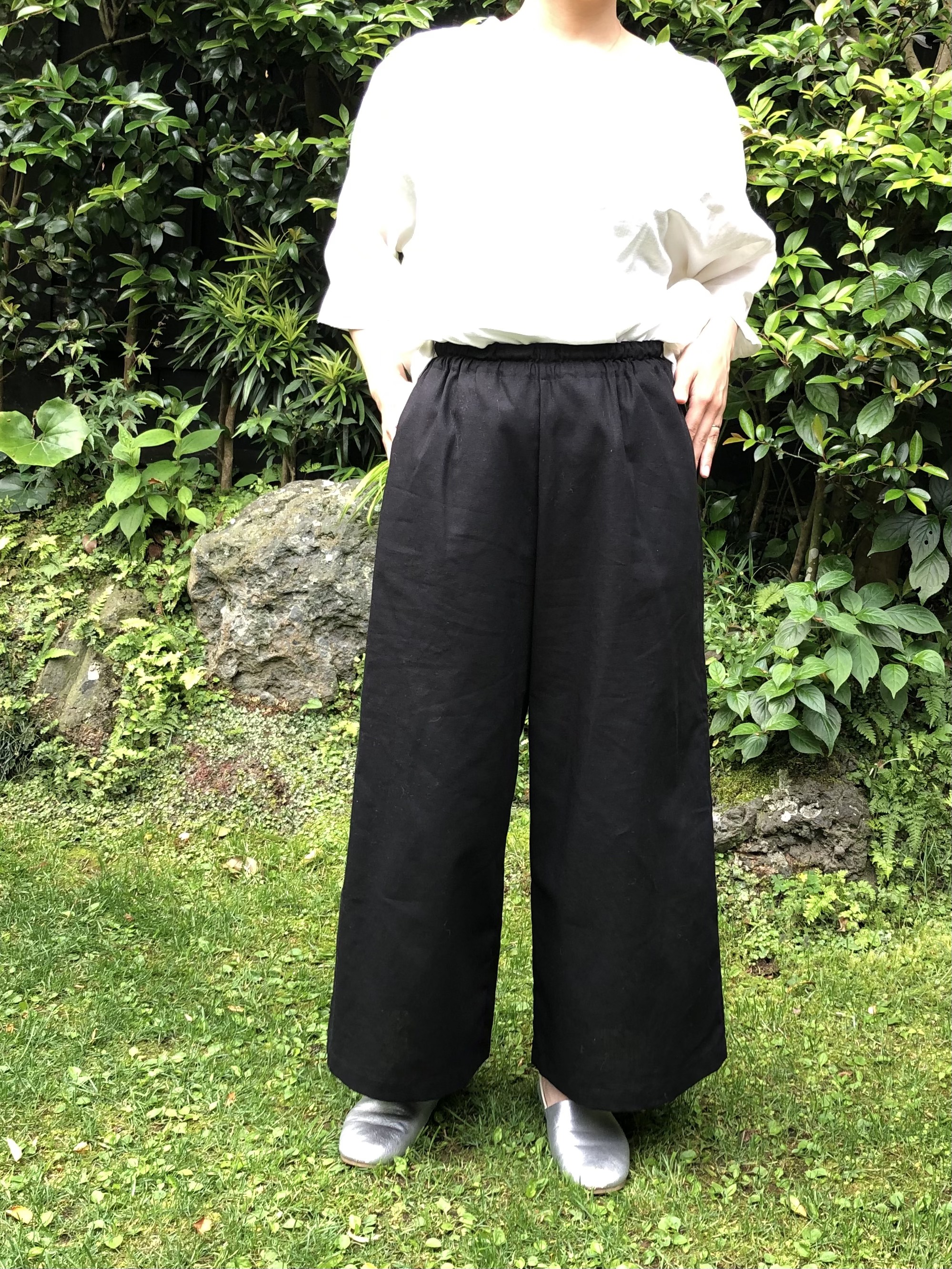 コットンリネン八分丈ワイドパンツ（クロ） 7,030円