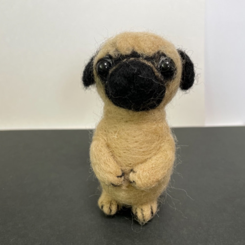 羊毛フェルトパグちゃんキャリアウーマン 羊毛フェルト犬 パグ 羊毛フェルトパグちゃんキャリアウーマン