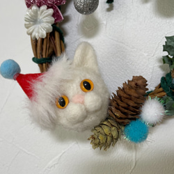 羊毛白猫　クリスマスリース 4枚目の画像