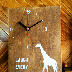 掛時計 キリン柄 シルエット 木製 4枚目の画像