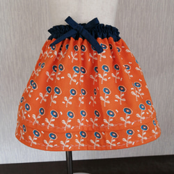オレンジ色のギャザースカート　ハロウィン　北欧　花柄 5枚目の画像