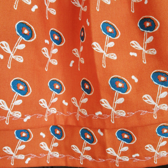 オレンジ色のギャザースカート　ハロウィン　北欧　花柄 7枚目の画像