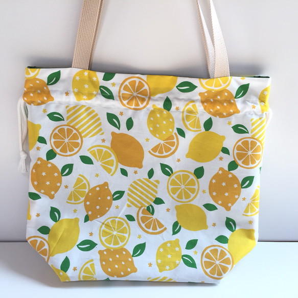 フルーティーなレモンの香り漂う 巾着トートバッグ 2枚目の画像