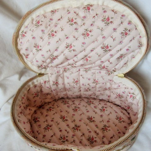 完成品☆パッチワークのバニティポーチ☆ ポーチ rose 通販