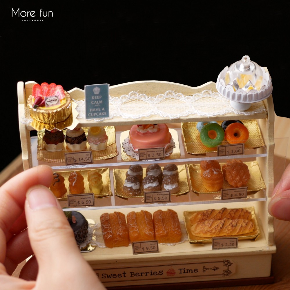 【手描き】　ケーキ　シェフ　キャンパス　トールペイント