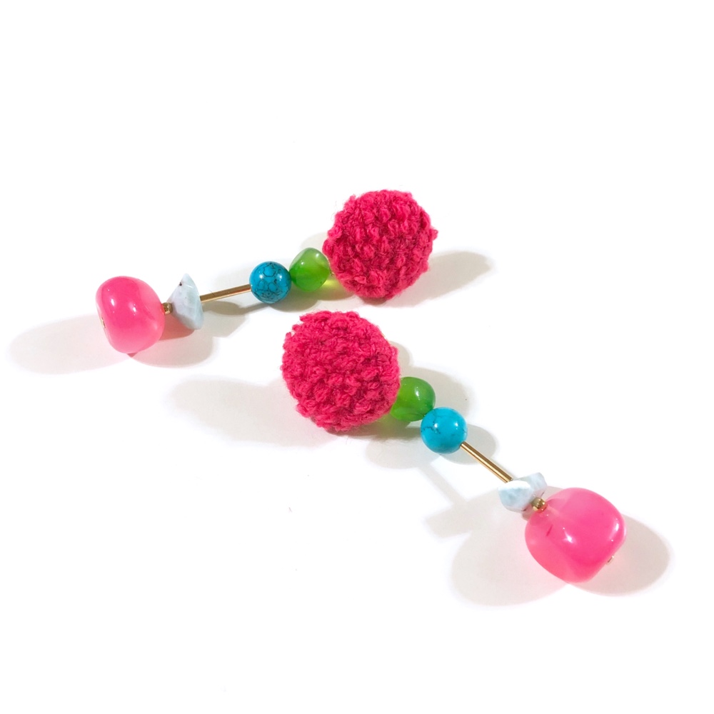 ツイードと天然石のピアス★ポップ（イヤリング可）