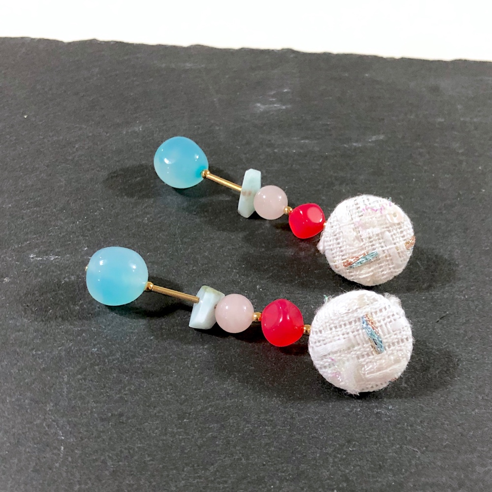 ツイードと天然石のイヤリング★キャンディ（ピアス可）