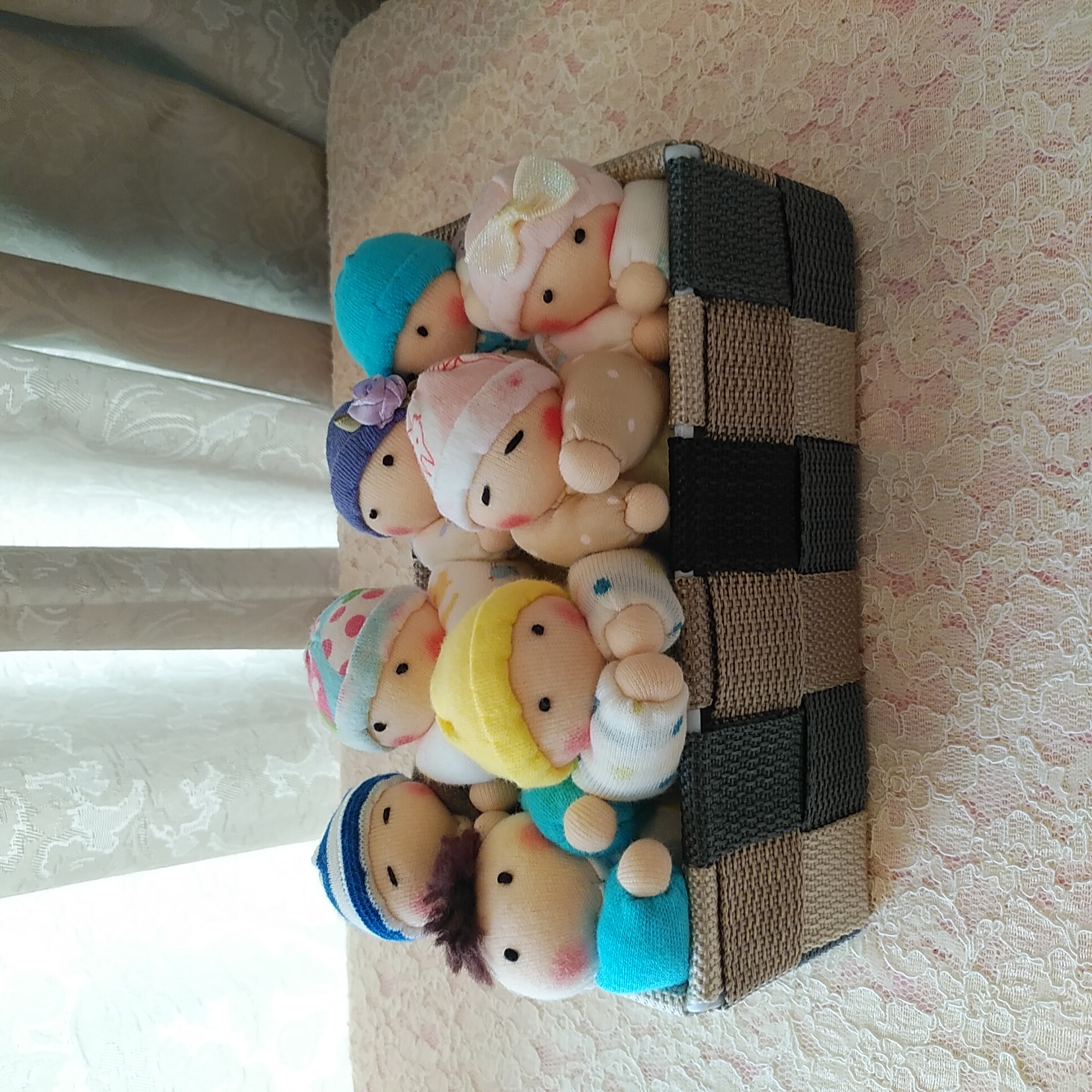 赤ちゃん人形(容器付き8個入り）