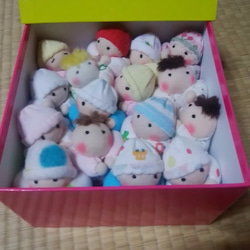 赤ちゃん人形の箱詰め(16個入り）　送料無料 1枚目の画像