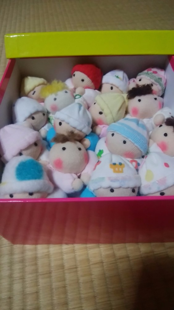 赤ちゃん人形の箱詰め(16個入り）　送料無料 4枚目の画像