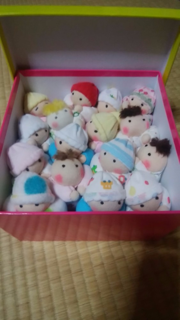 赤ちゃん人形の箱詰め(16個入り）　送料無料 5枚目の画像