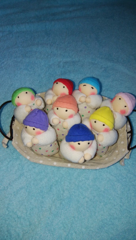 赤ちゃん人形の容器入り(８個入り）