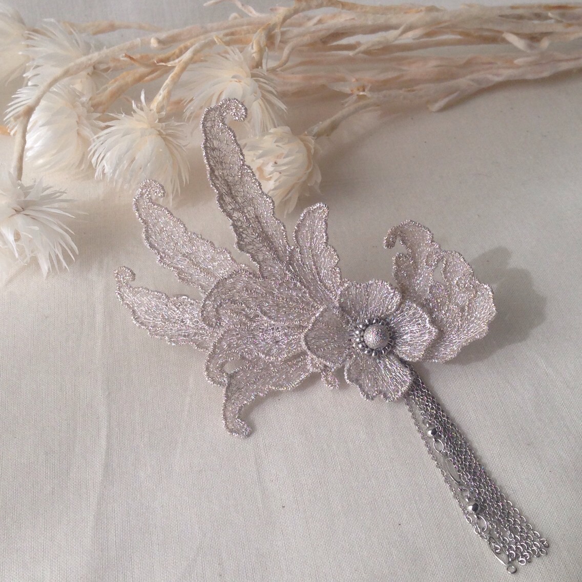 唐草刺繍のバレッタ　シルバー