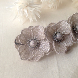 ひなげし刺繍のバレッタ-シルバー(受注生産)　Barrette-SilverColor (BTO) 2枚目の画像