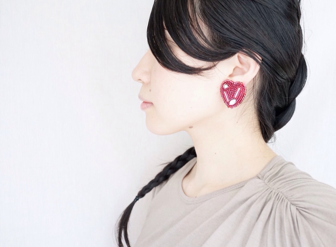 ハート刺繍イヤリング　レッド Heart Earing-RedColor(BTO)