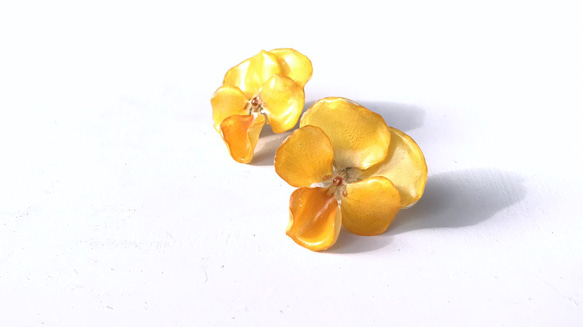 ビオラ *yellow* ［イヤリング］/2.5cm 3枚目の画像