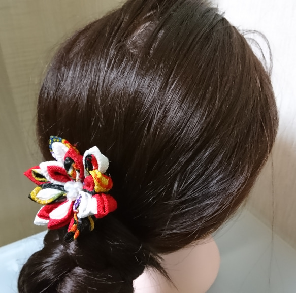 【再販】ちりめん細工・ヘアゴム・黒 2枚目の画像