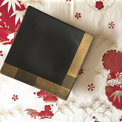 モダンプレート(d) 黒マット磁器16.5cm正方形角皿(ゴールド) 2枚目の画像