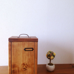 木製ダストボックス 2枚目の画像