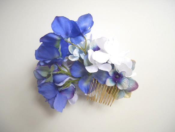 青い紫陽花を集めたコームドレス 2枚目の画像