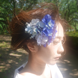 青い紫陽花を集めたコームドレス 4枚目の画像