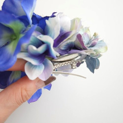 青い紫陽花を集めたピンクリップ 3枚目の画像