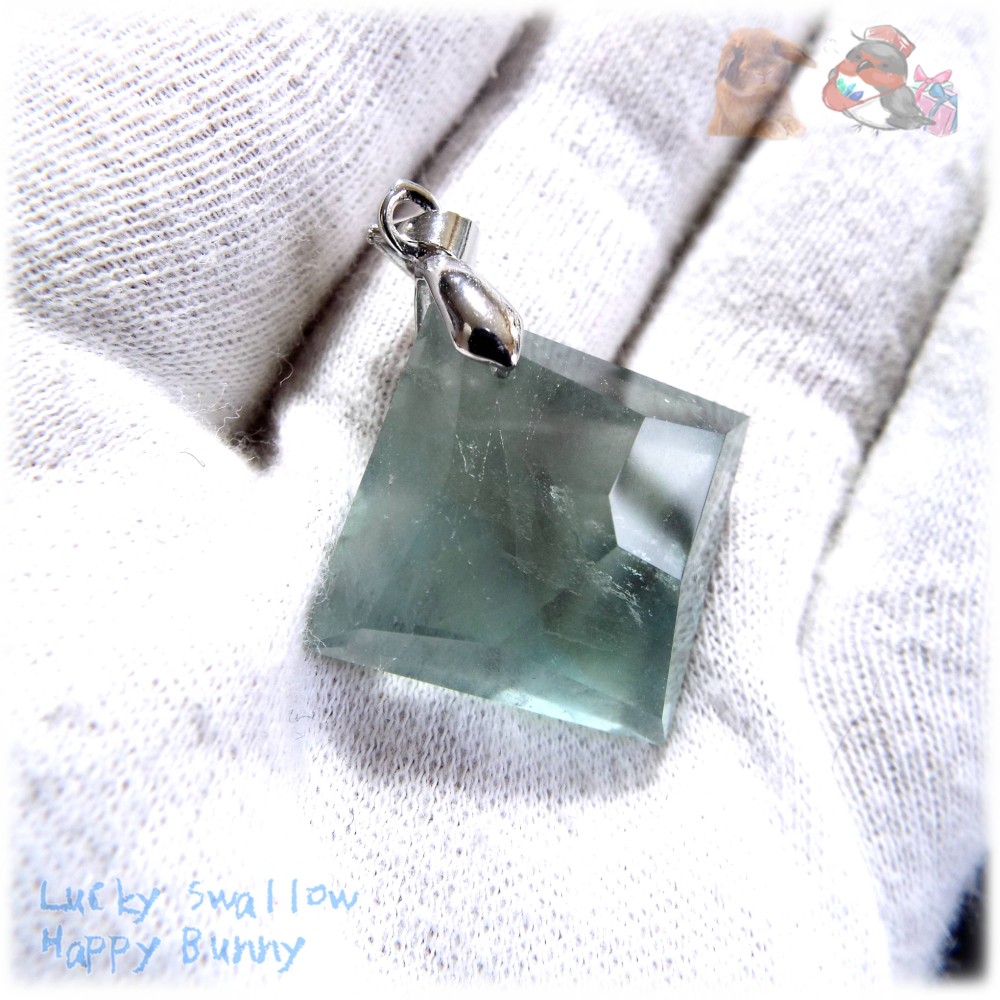 世界樹の宝石♪ フローライト ペンダント ネックレス  ♪No.4379