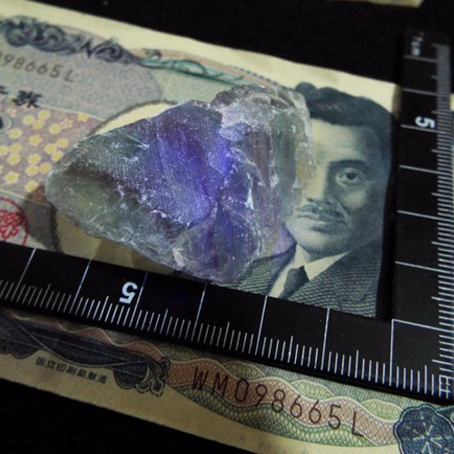 UVライトで光る希少蛍石量り売り10g♪原石.鉱石.鉱物.上質天然石