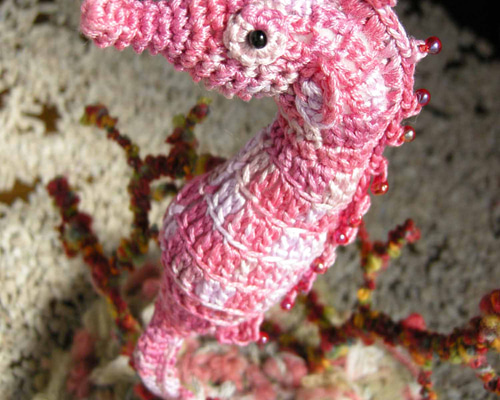 タツノオトシゴ（ピンク） あみぐるみ よねざわなみ 通販 24192