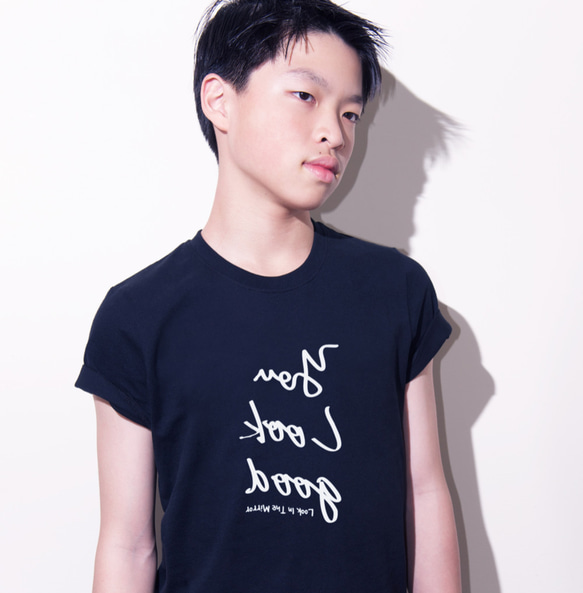 buyMood白目叮－Tシャツ／You Look Good Mirror Reflection BlackT-Shirt 5枚目の画像