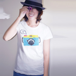 buyMood白目叮－Tシャツ／Camera Talks Women's T-Shirt 1枚目の画像