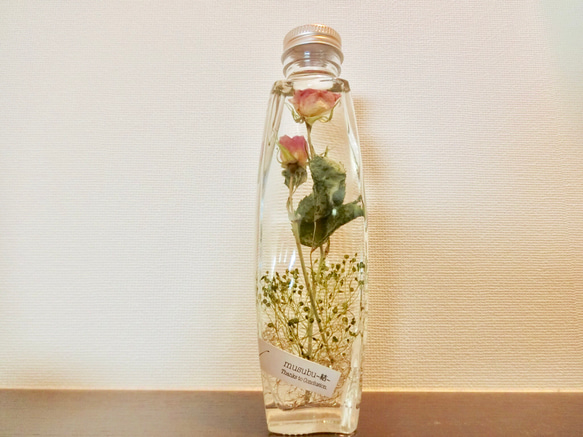 1輪挿し❁ハーバリウム❁ピンクローズ・かすみ草・シャンパンゴールド・bottle❁ 2枚目の画像