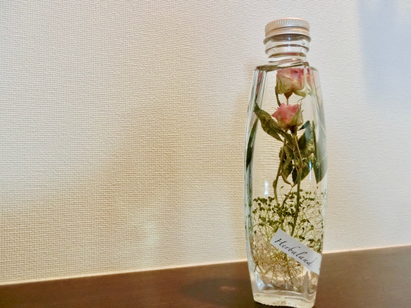 1輪挿し❁ハーバリウム❁ピンクローズ・かすみ草・シャンパンゴールド・bottle❁ 3枚目の画像