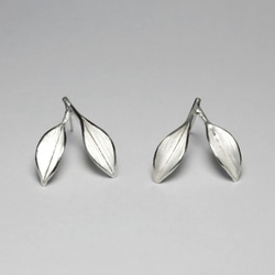 點葉系列│小二葉耳環No.2| Silver‧Handmade| 純銀.耳釘式耳環 第4張的照片
