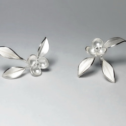 花與葉系列│花與葉耳環| 純銀手工| Silver‧Handmade| 耳釘式耳環 第3張的照片