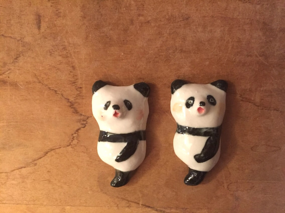 筷子休息組兩個大熊貓 第2張的照片