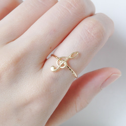 音楽モチーフ・ト音記号リング｜極細ツイスト・ゴールド・華奢デザイン・プレゼントにも 6枚目の画像