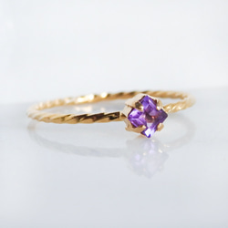 透明な葡萄酒のしずく＊アメジスト華奢スクエアツイストリング（真鍮・K18メッキ）｜2月誕生石・サイズオーダー可 7枚目の画像