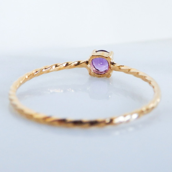 透明な葡萄酒の滴＊アメジスト華奢ツイストリング（真鍮・K18メッキ）｜3mmラウンド・2月誕生石・サイズオーダー可 5枚目の画像