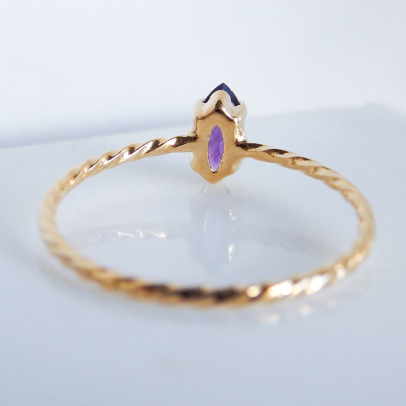 透明な葡萄酒の滴＊アメジスト華奢ツイストリング（真鍮・K18メッキ）マーキスカット3×6mm・2月誕生石　サイズオーダー 5枚目の画像