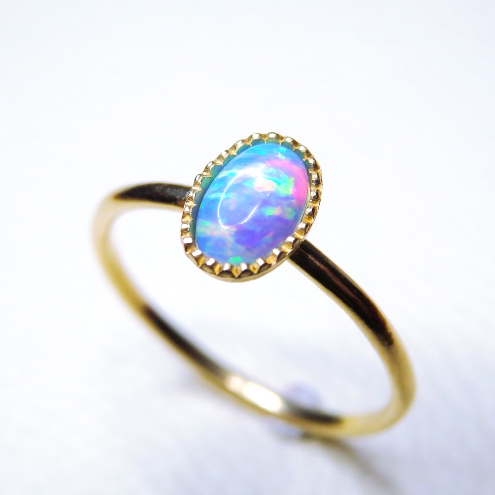 水色オパール リング (オーバルカボション) 真鍮 K18コーティング　光を纏う上品ジュエリー
