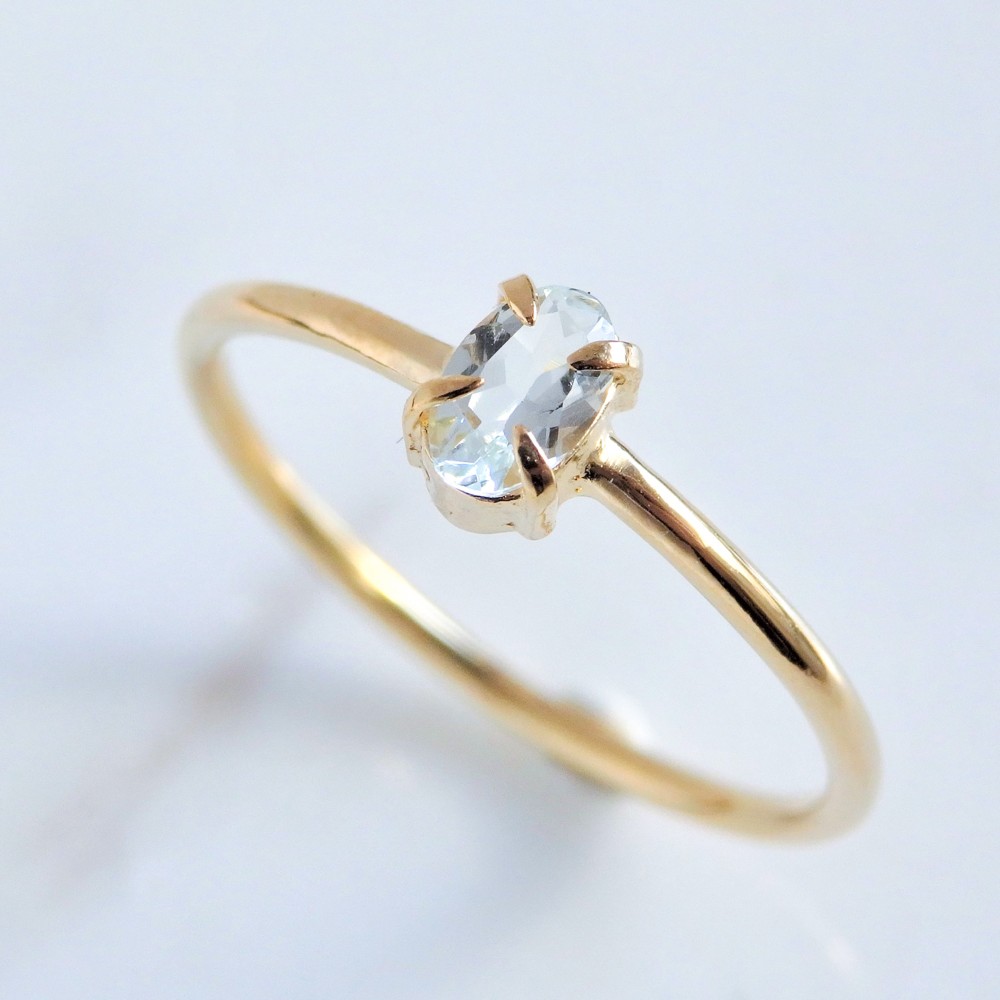 アクアマリン リング　18金メッキ　真鍮　3月誕生石　華奢　指輪　シンプル　普段使い　ギフト